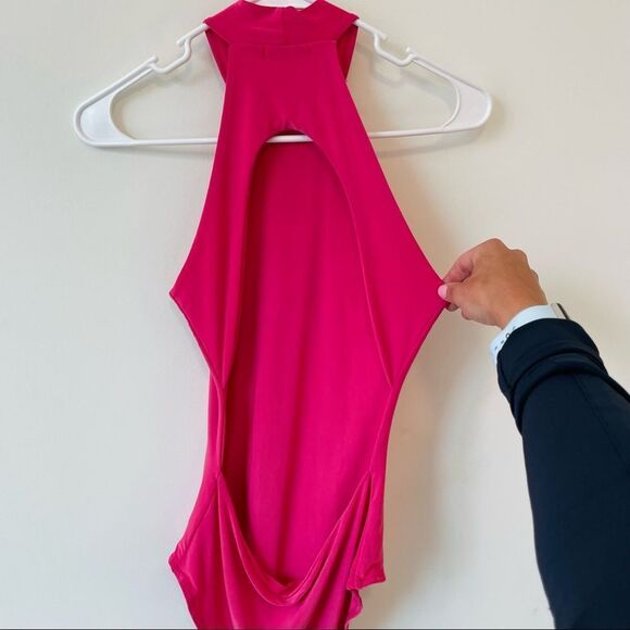 NWOT SOLD OUT Nasty Gal Open Back Halter Bodysuit in Hot Pink Size 2 - Picture 4 of 8